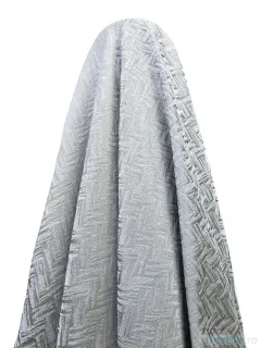 Material draperie tip brocart argintiu model zigzag