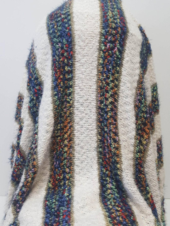 Jerse tricotat alb cu dungi colorate
