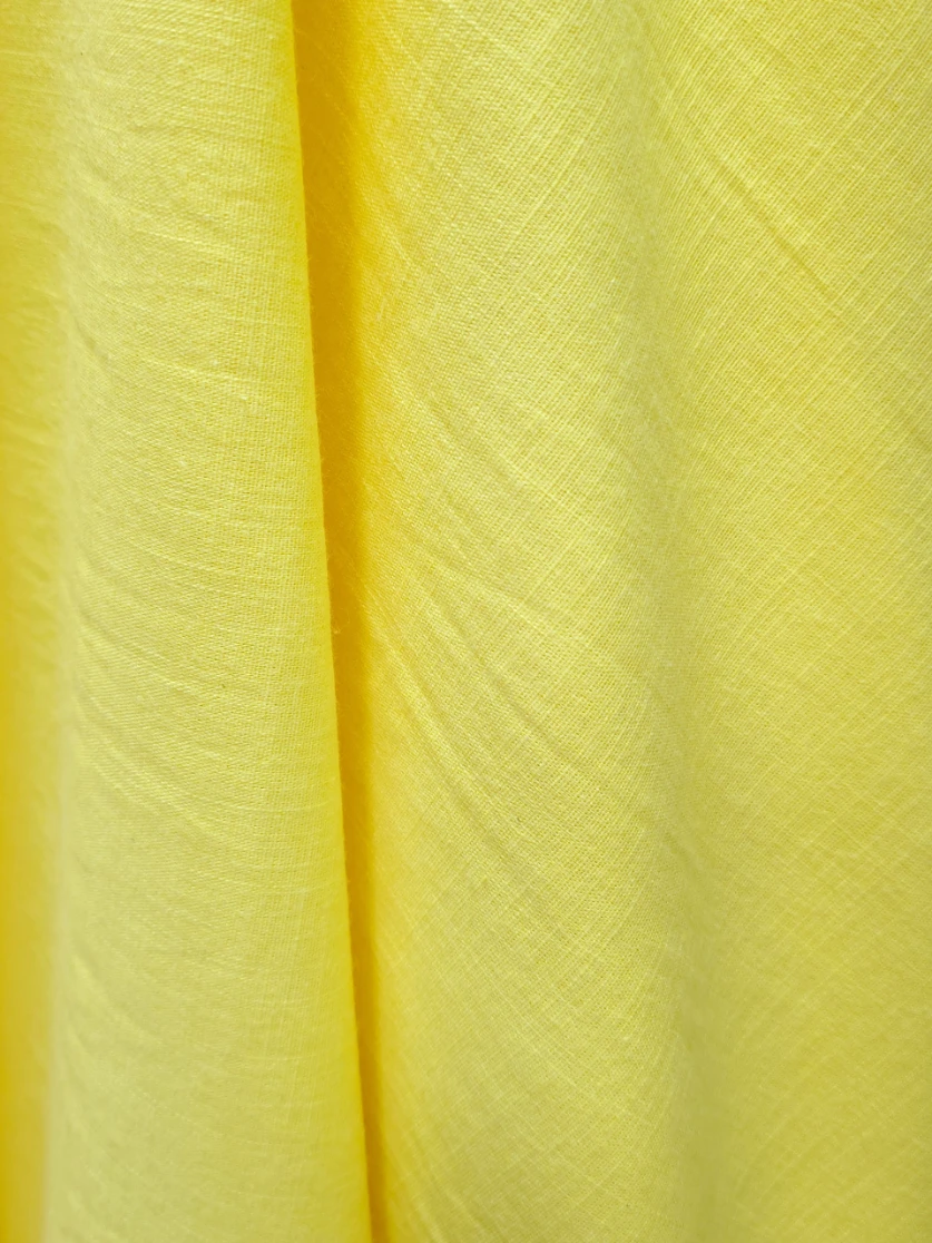 In natural galben Lemon Glow