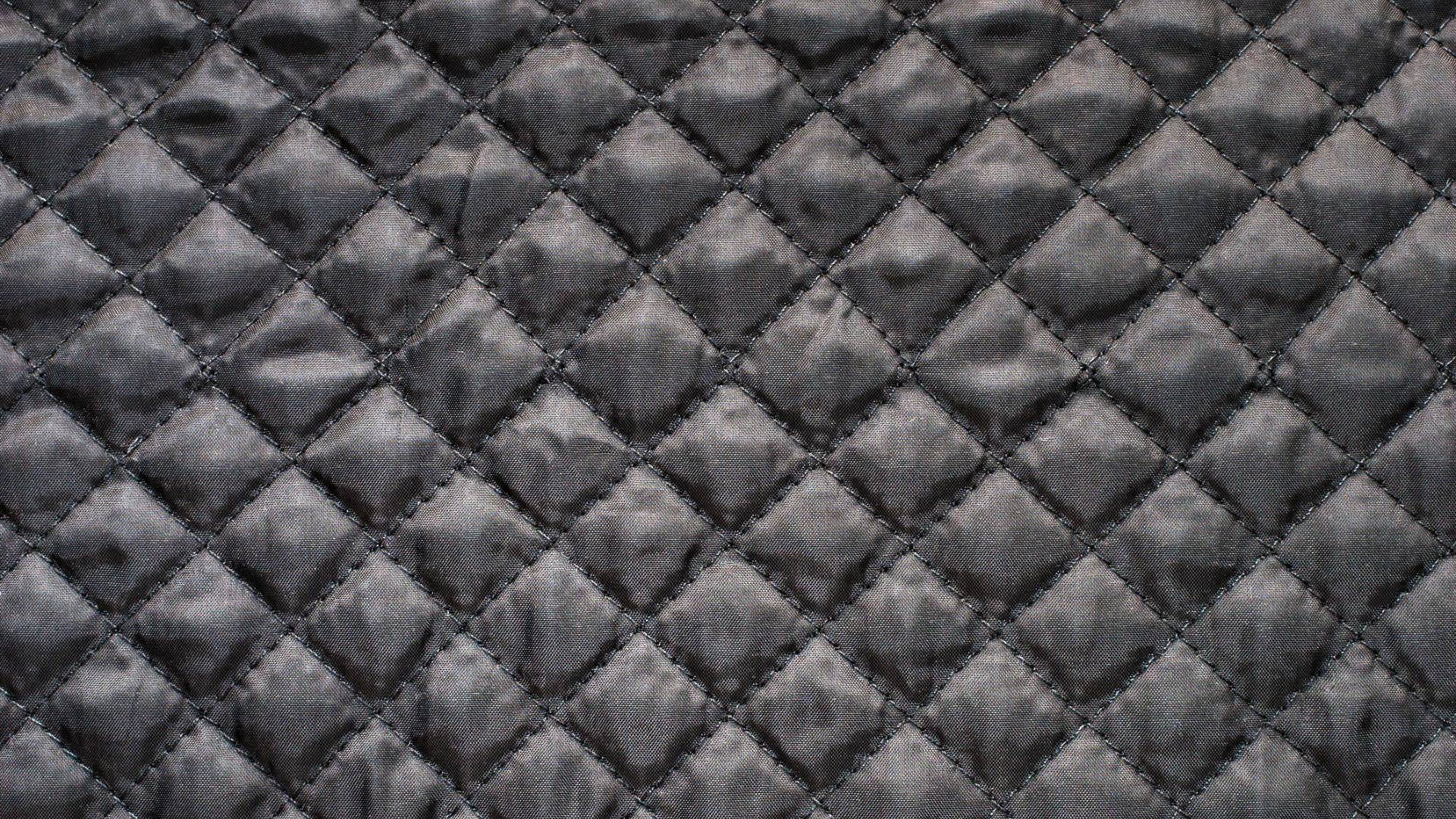 Matlaseu negru matlasat cu ață vatelină 250 g/m² 1,6 m romb 10 cm