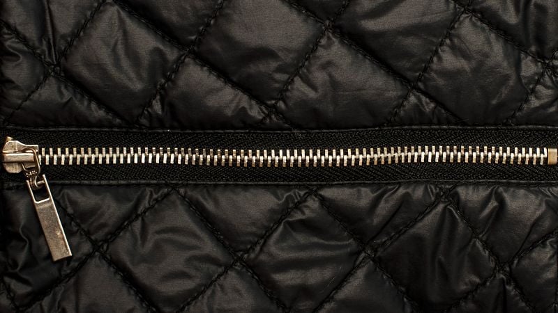 Matlaseu negru matlasat cu ață linii drepte 7.5 cm, vatelină 200 g/m², lățime 1.6 m