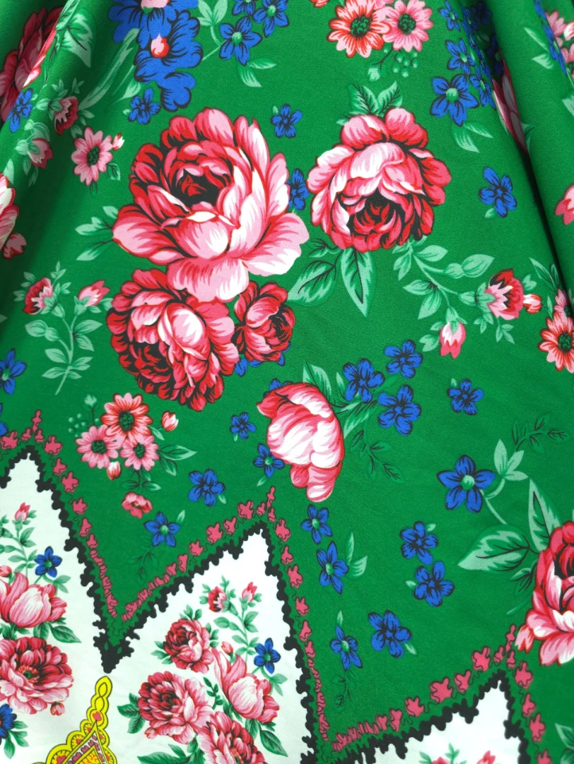 Matase imprimeu traditional verde