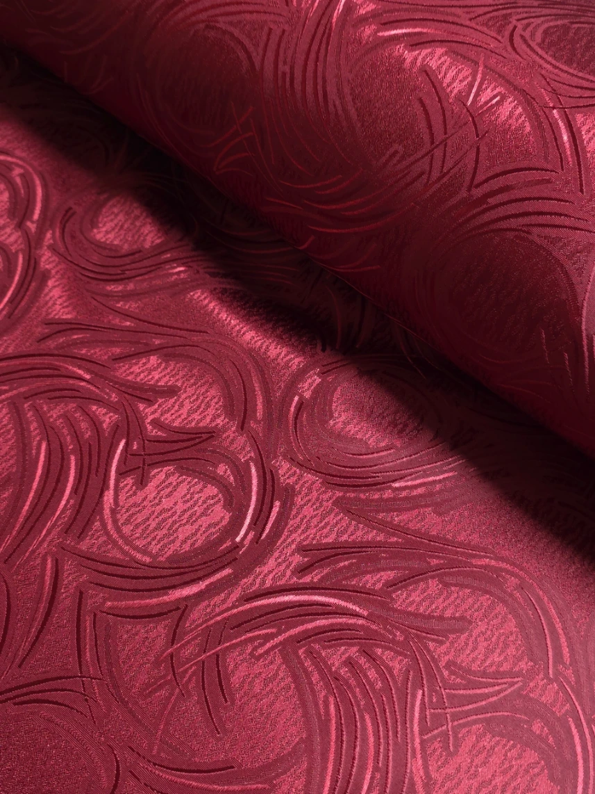 Material decor, fete de masa si draperii grena