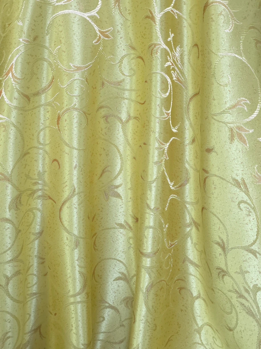 Material draperie bej auriu cu model ramurele