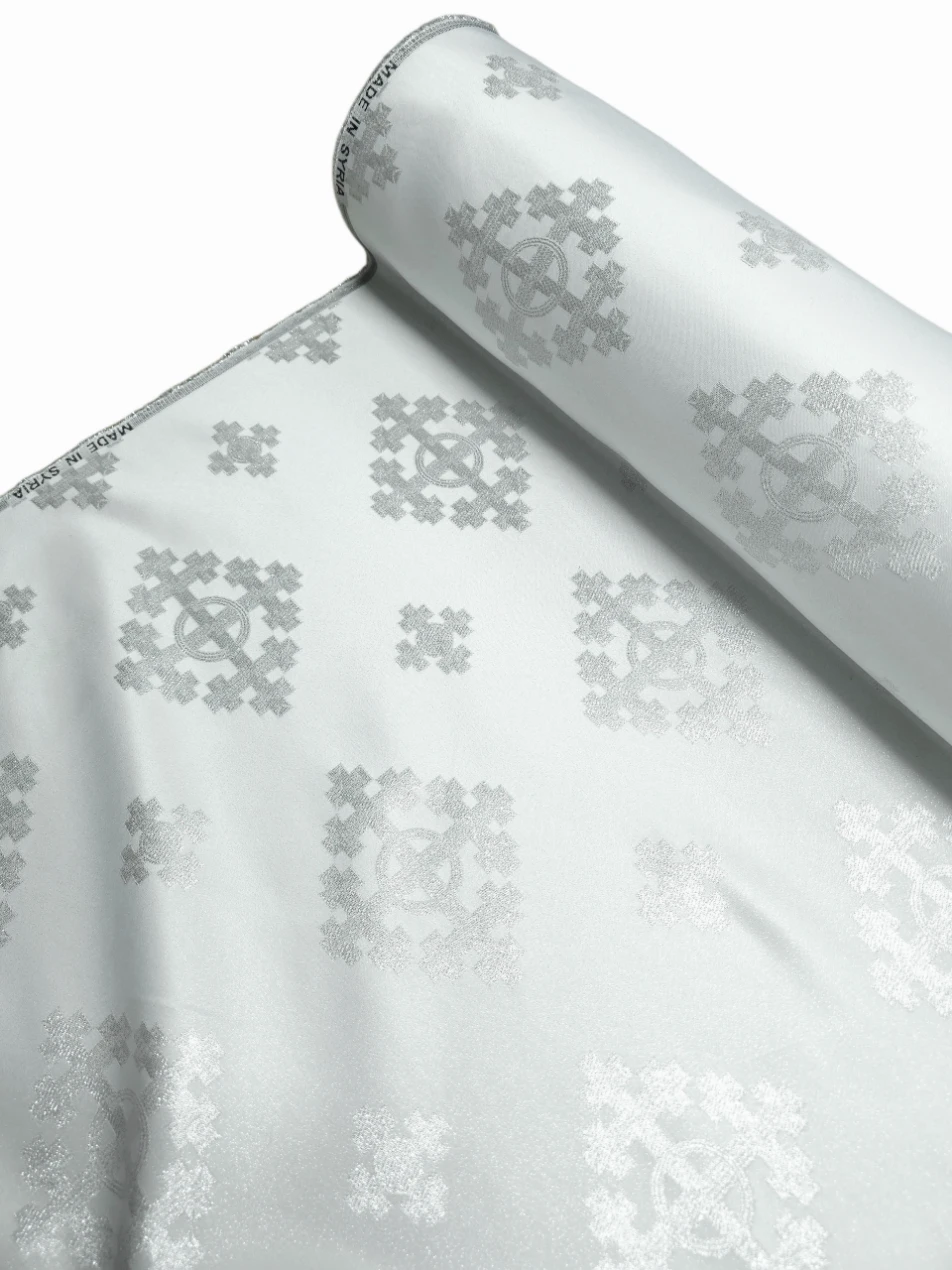 Material preotesc alb cu broderie argintie