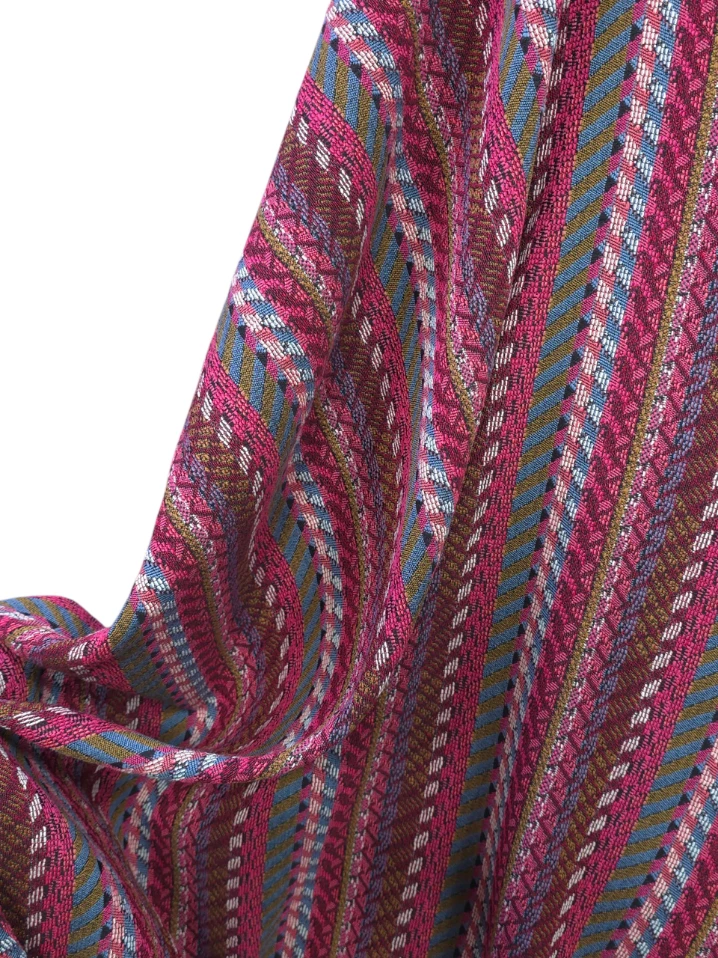 Brocart fuchsia cu model geometric multicolor