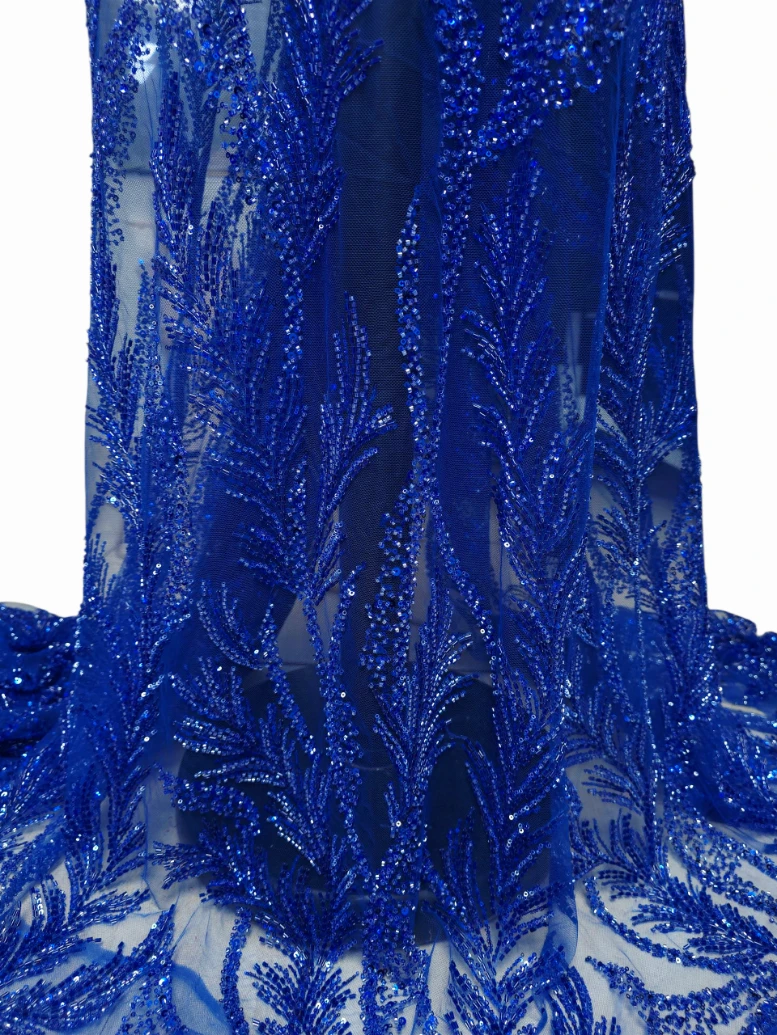Broderie brodata cu margele albastru electric
