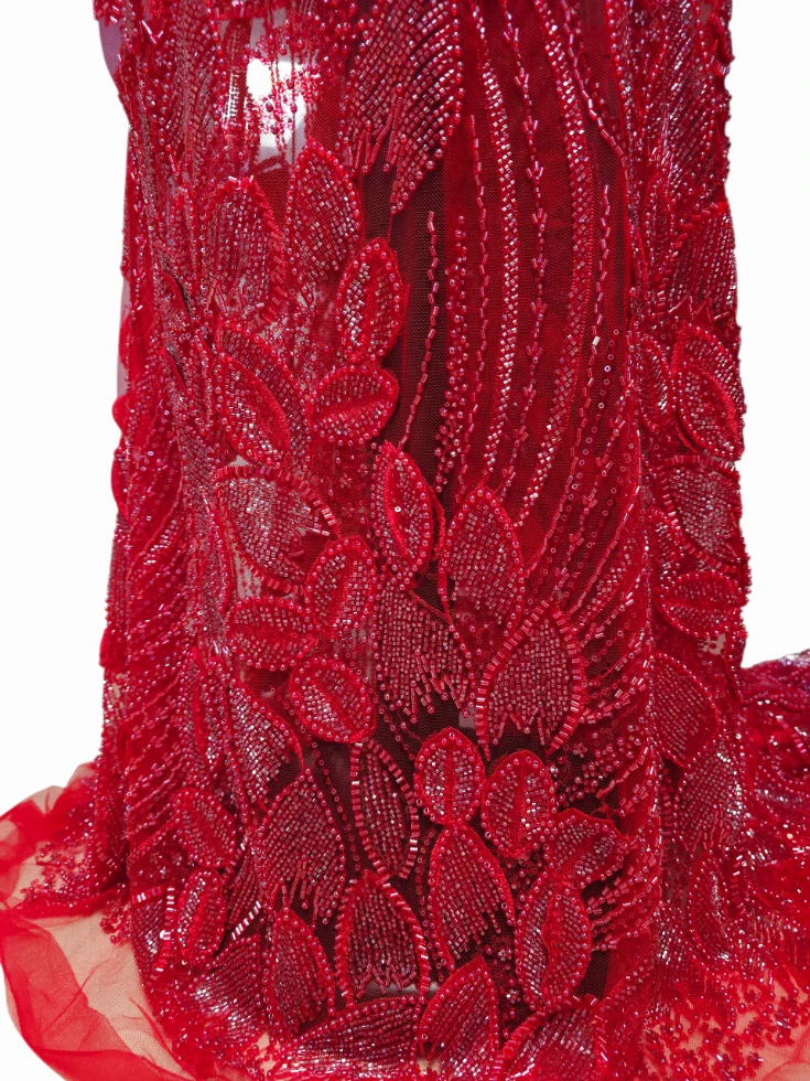 Broderie brodata cu margele rosie model floral