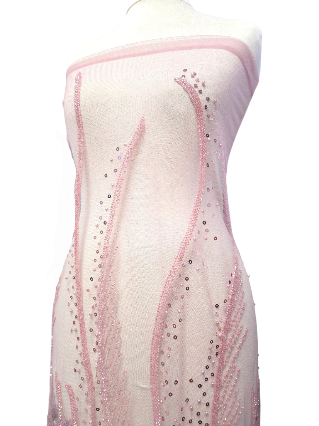 Broderie brodata cu margele roz prafuit