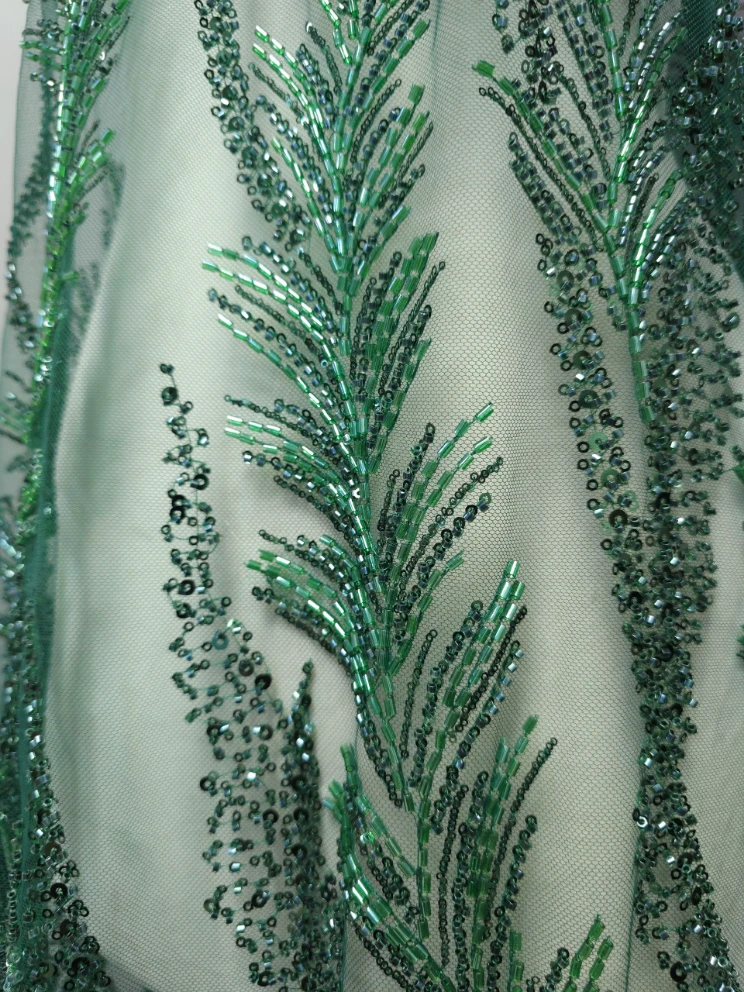 Broderie brodata cu margele verde smarald