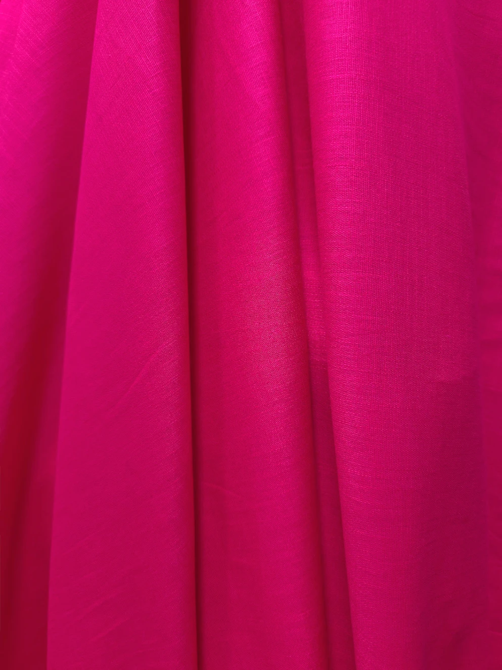 In natural fuchsia usor elastic