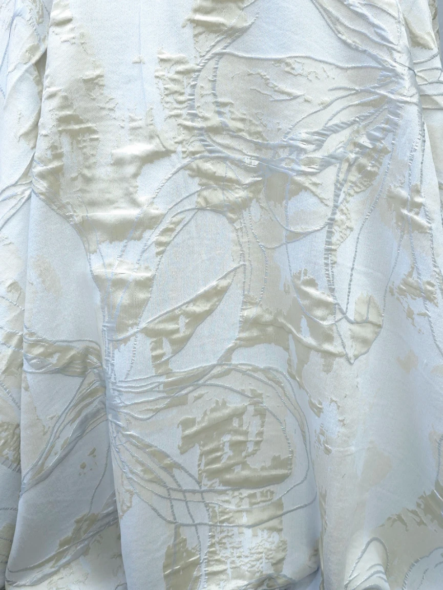 Material draperie jacquard ivoire cu model auriu