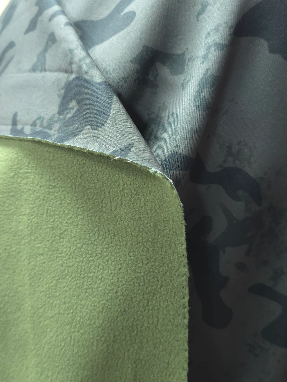 Material softshell army captusit cu fleece
