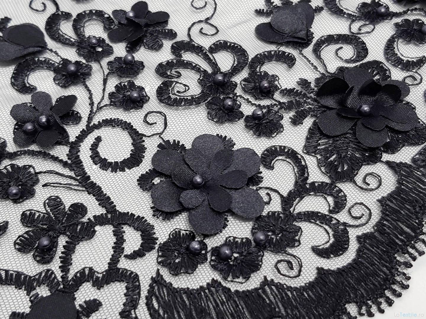 Dantela neagra si gri cu flori 3d
