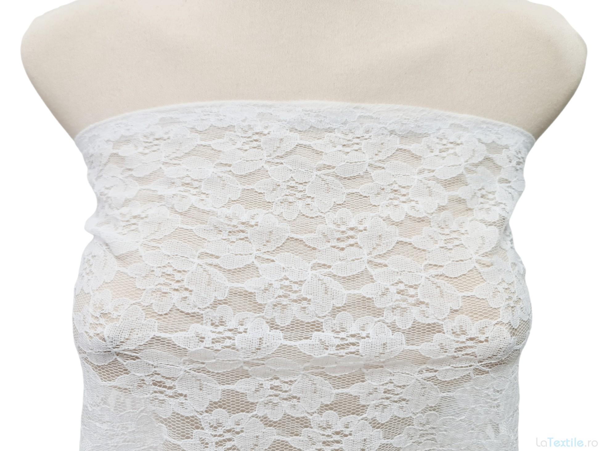 Dantela alba tip chantilly model des