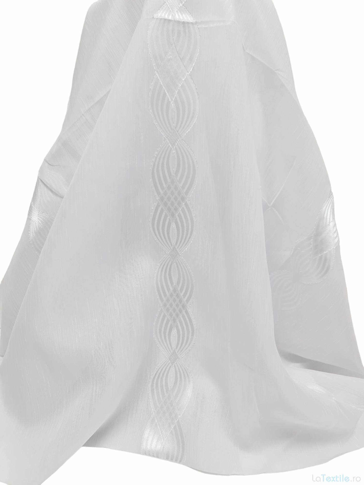 Material perdea alba cu spirala brodata alba