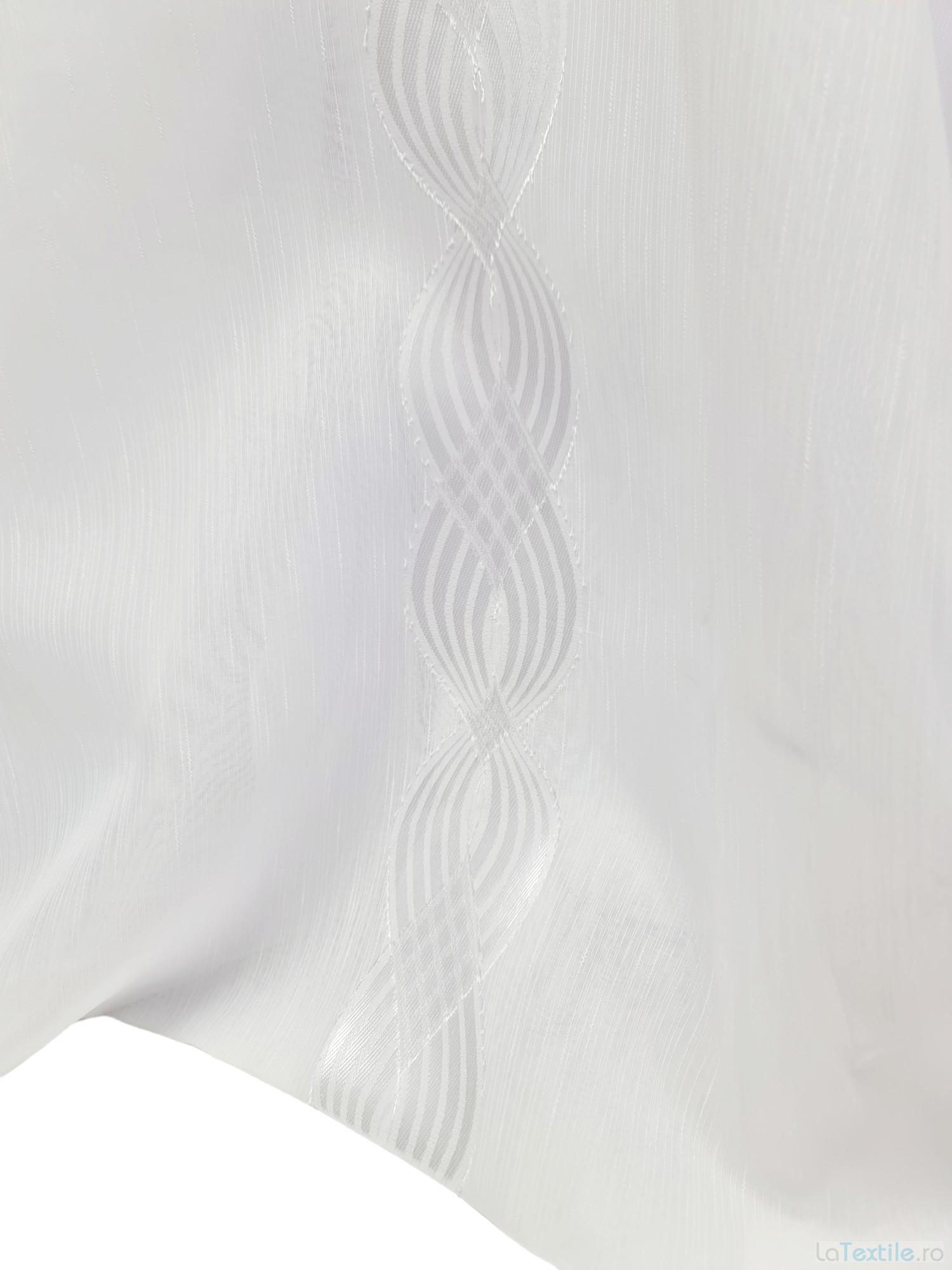 Material perdea alba cu spirala brodata alba