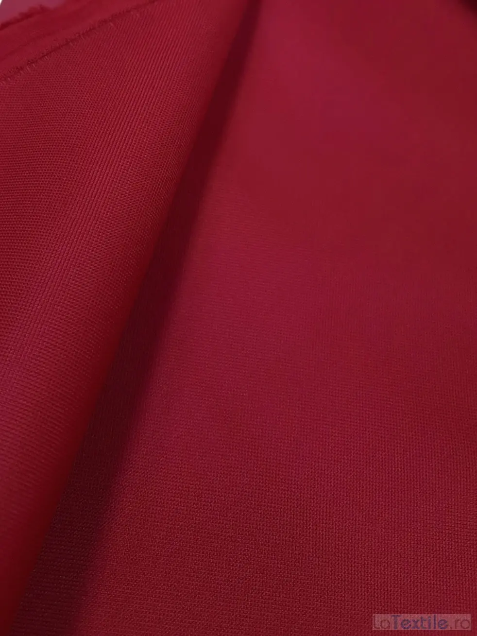 Material impermeabil rosu