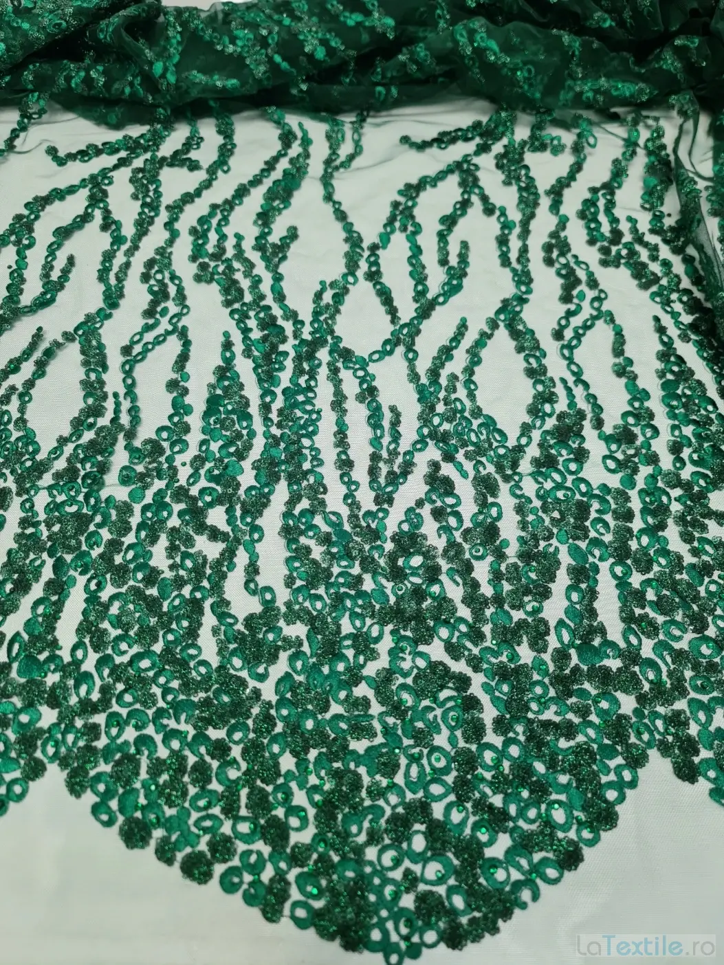 Dantela pe tul verde inchis model lant
