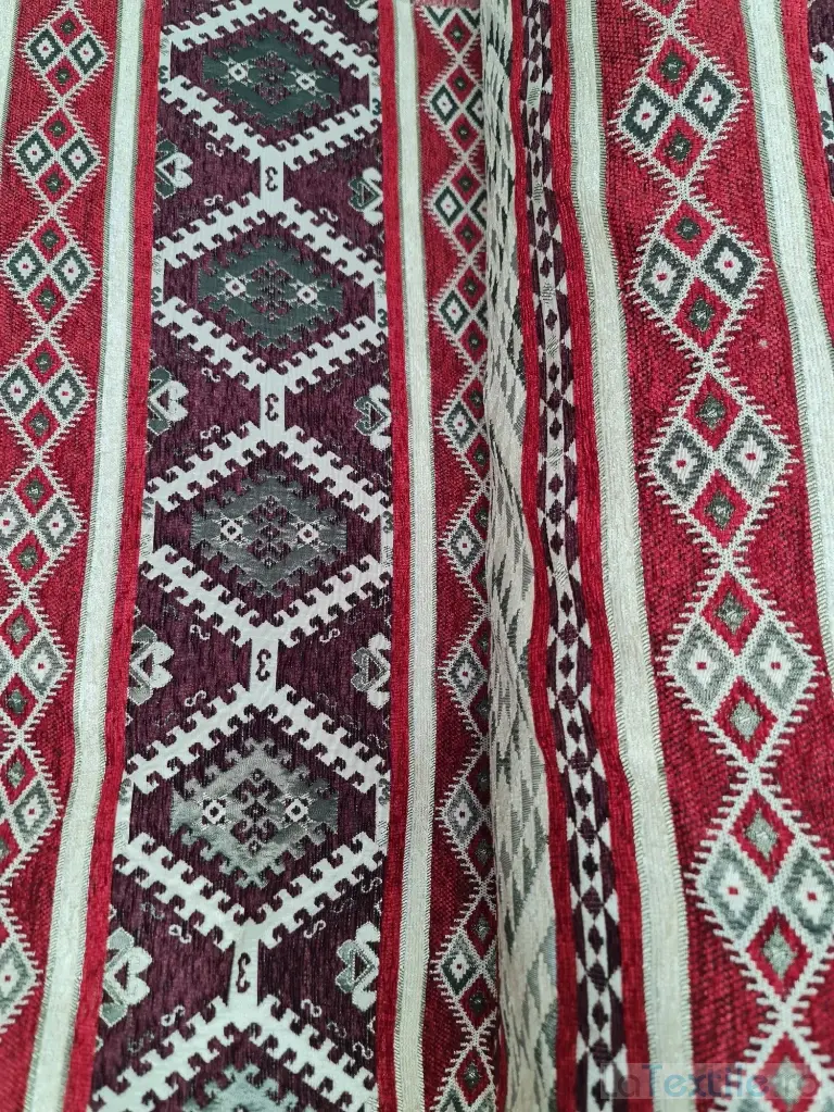 Stofa pentru tapiterie model traditional rosu cu grena