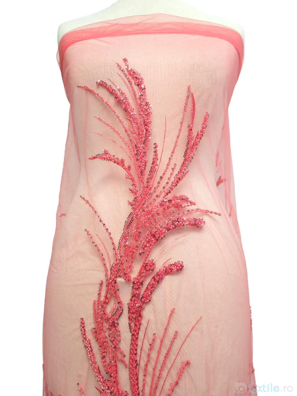 Broderie pe tul rosu corai cu model bordura