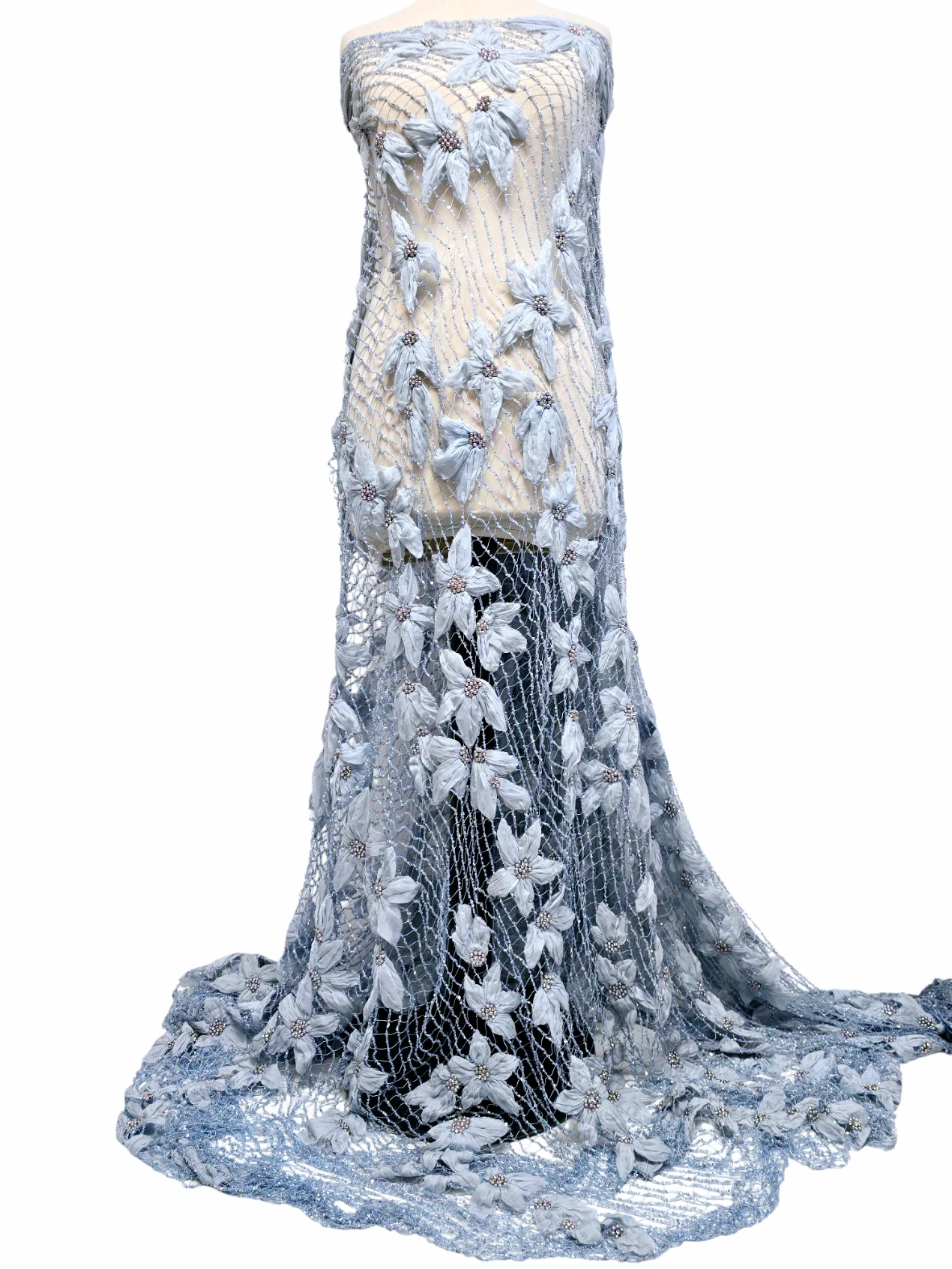 Broderie plasa cu margele si flori din matase naturala bleu ciel