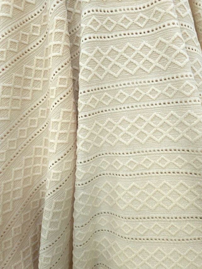 Jerse cu modele tricotate bej