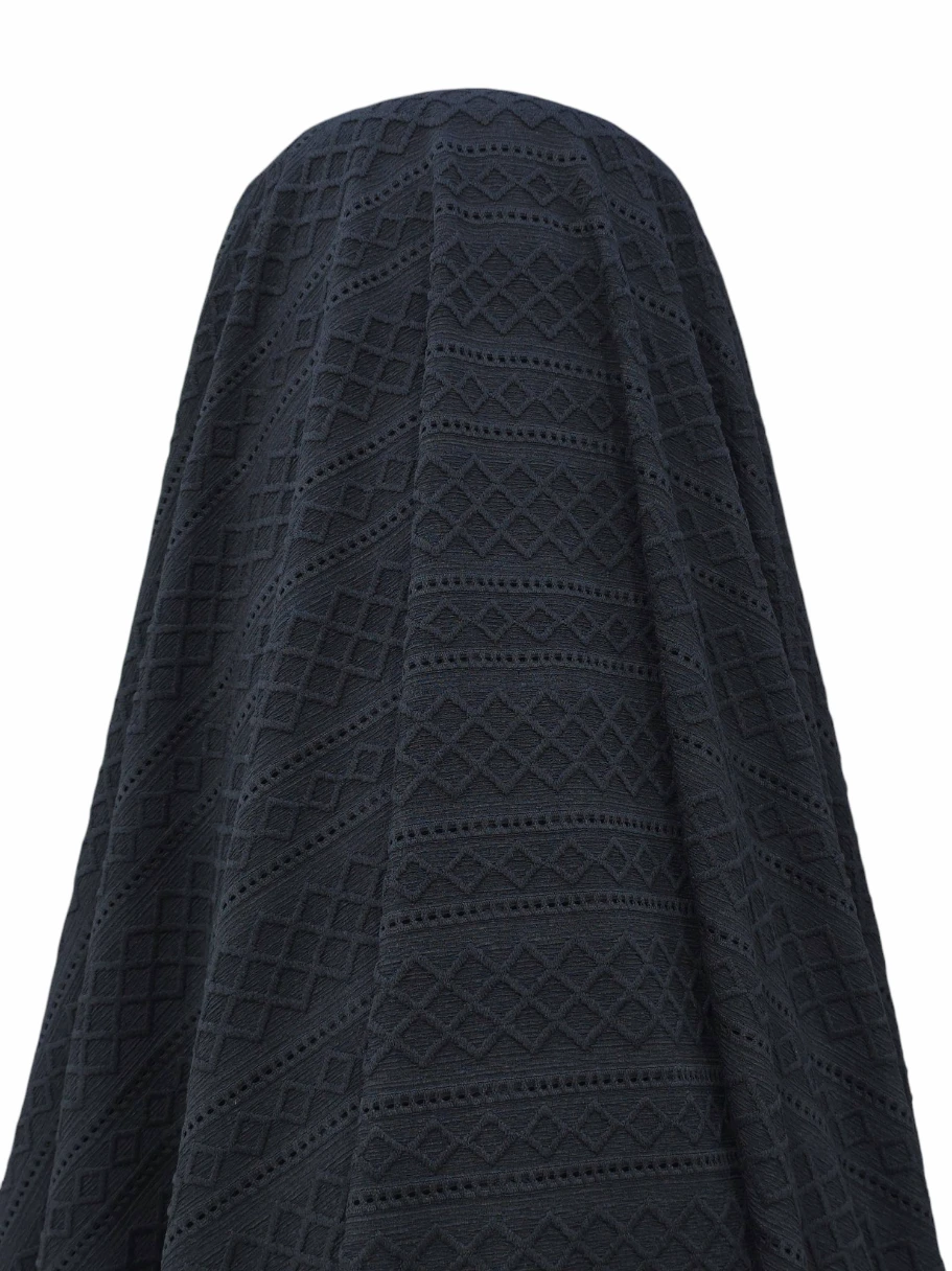 Jerse cu modele tricotate negru