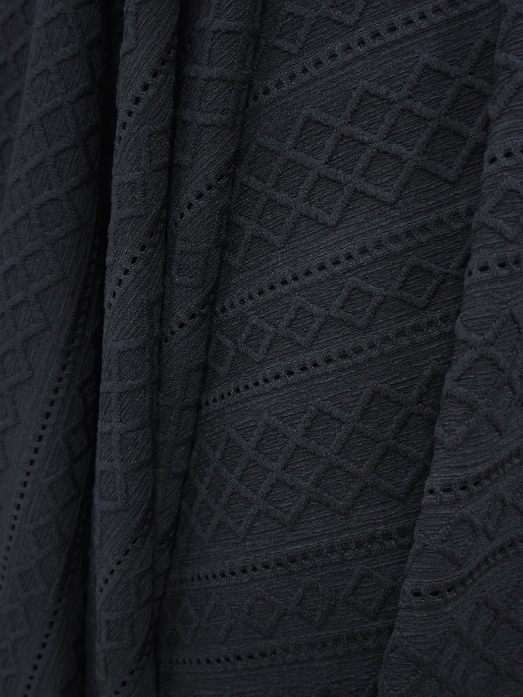 Jerse cu modele tricotate negru