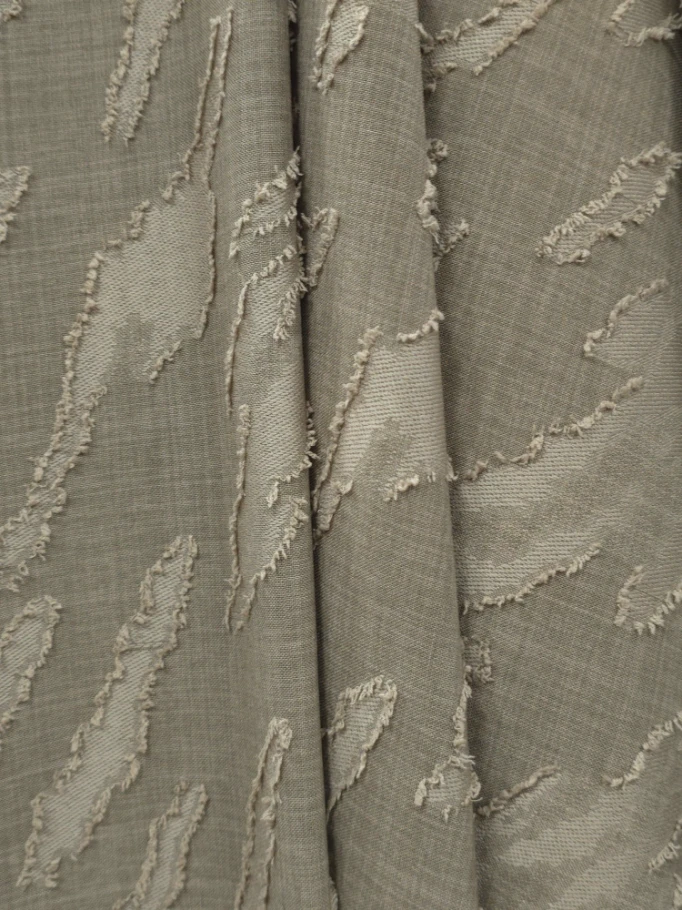 Tesatura tip in model jacqard bej inchis