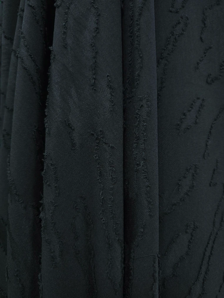 Tesatura tip in model jacqard negru