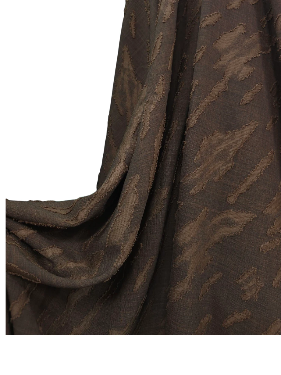 Tesatura tip in model jacqard maro