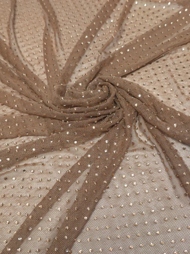 Tulle premium mocha mousse cu pietre aplicate