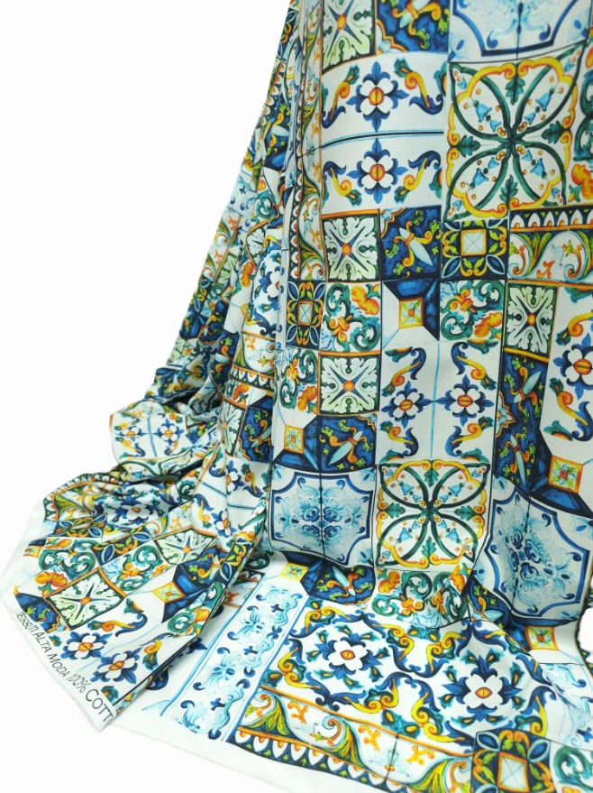 Țesătură din bumbac cu imprimeu ceramică italiana