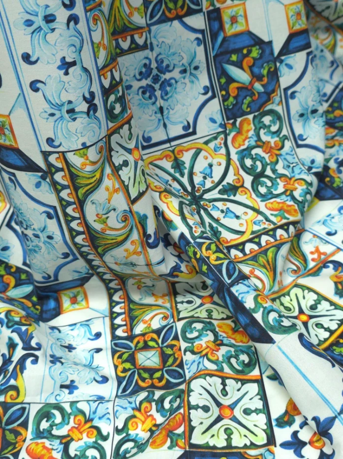 Țesătură din bumbac cu imprimeu ceramică italiana